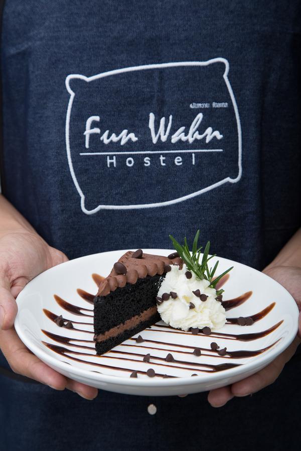 צ'יאנג מאי Funwahn Hostel And Cafe מראה חיצוני תמונה