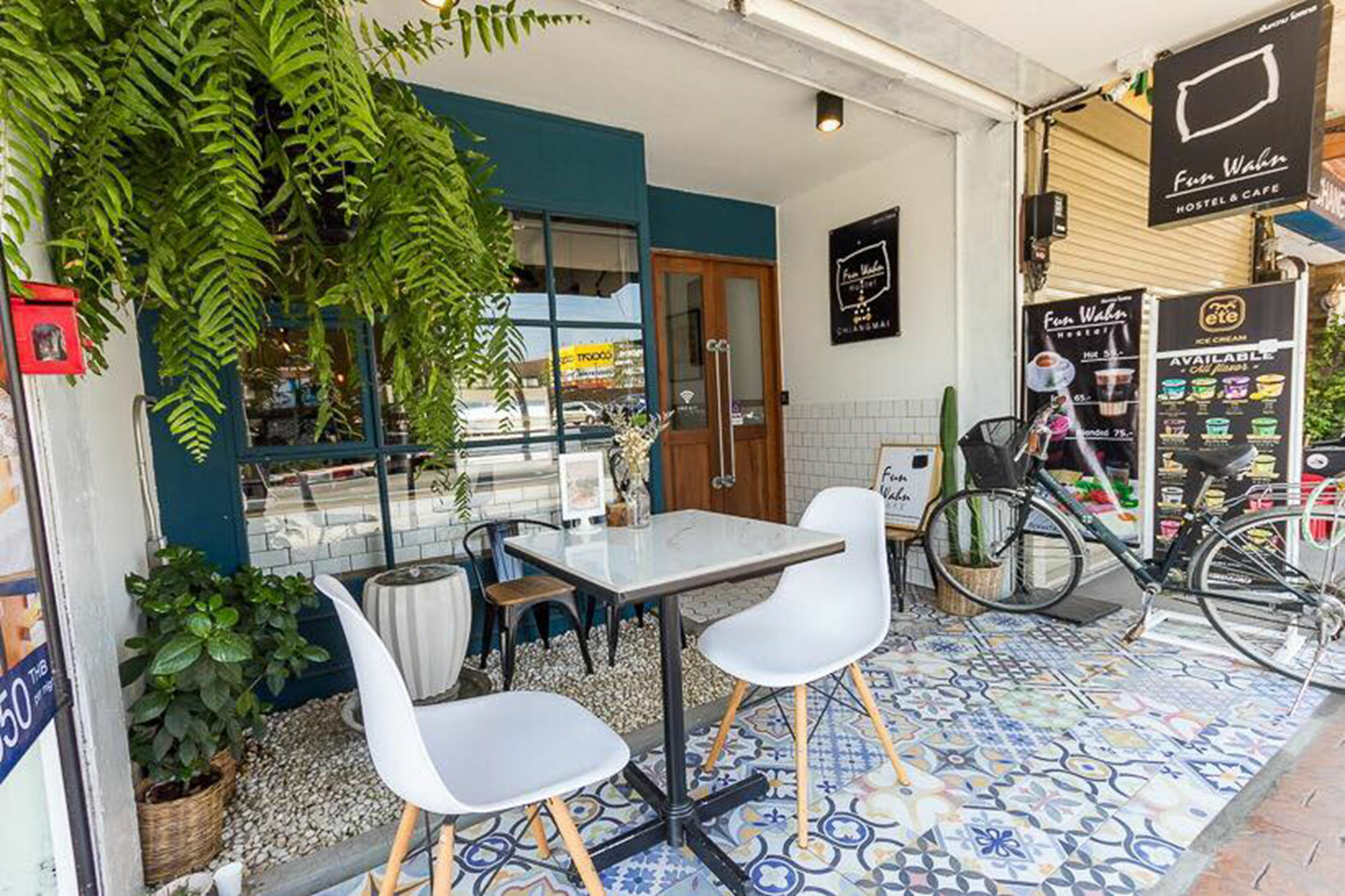 צ'יאנג מאי Funwahn Hostel And Cafe מראה חיצוני תמונה